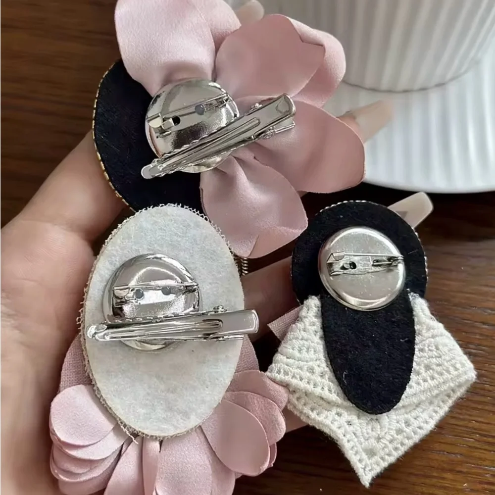 Audrey Hepburn inspired Chic Pink and Gold Brooch with Vintage Portrait‎